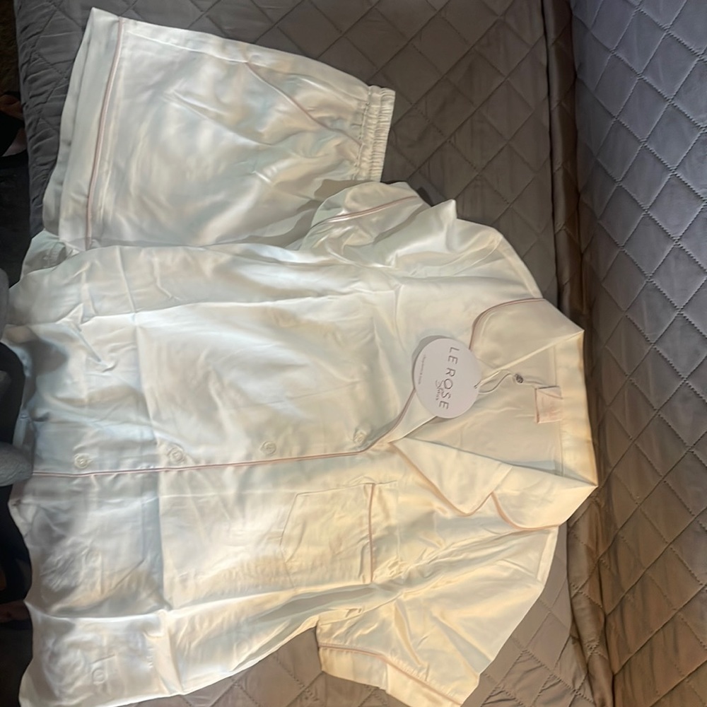 LE ROSE white with soft pink trim Macie satin pajama set